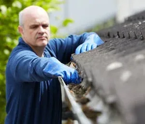 Tagrender rens og vedligeholdelse